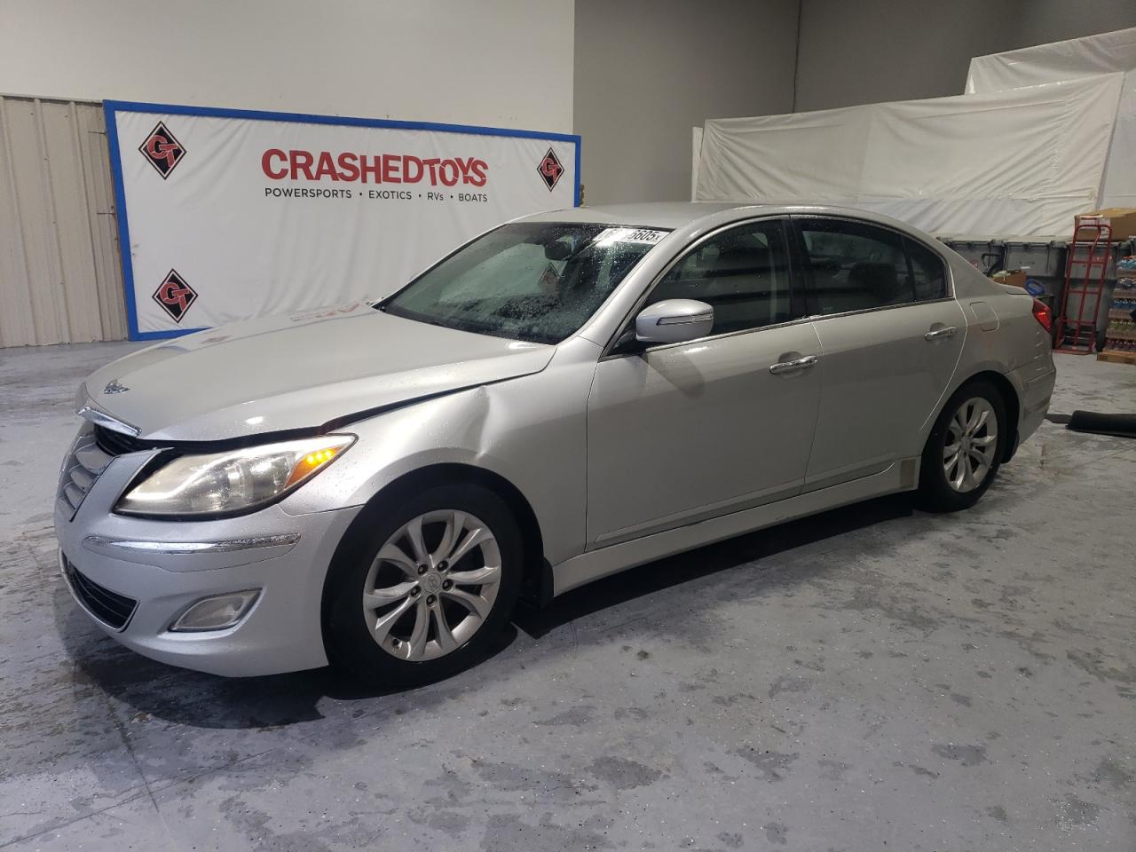 HYUNDAI GENESIS 3. 2012
