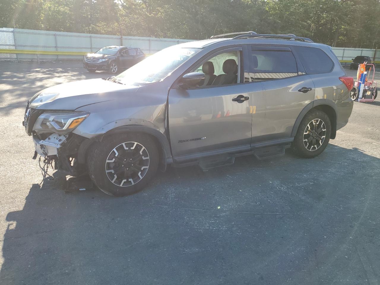 NISSAN PATHFINDER 2020