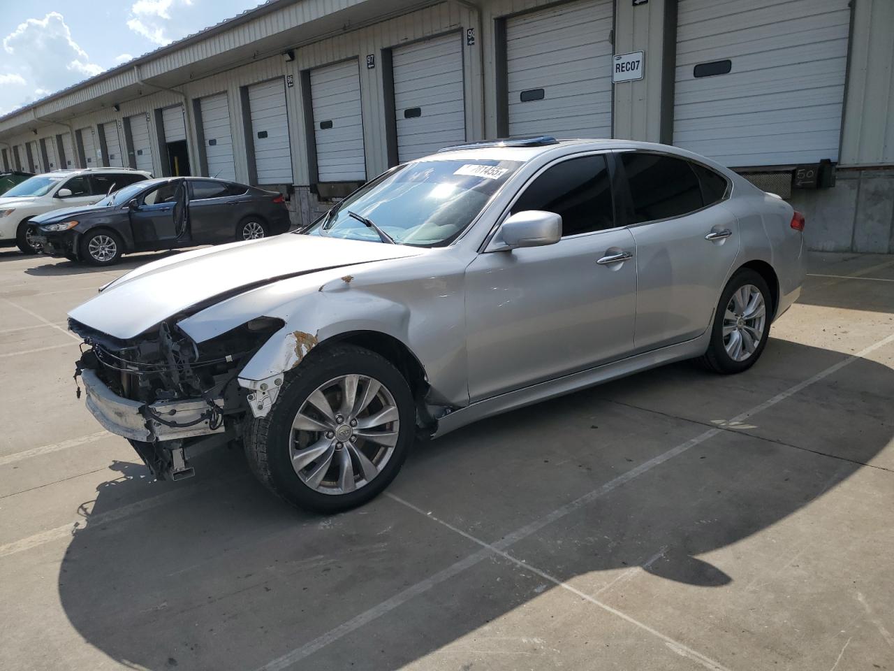 INFINITI M37 2011