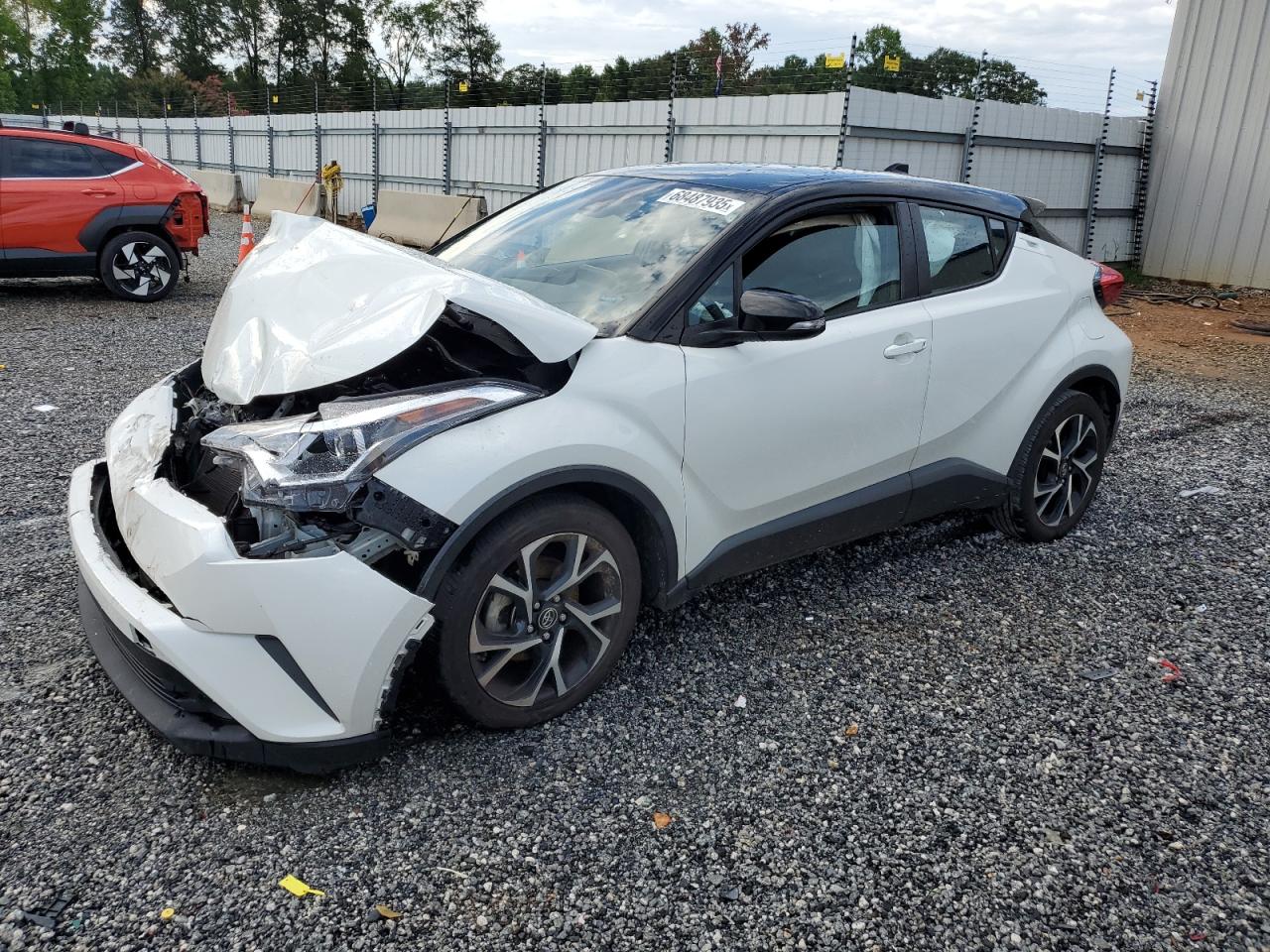 TOYOTA C-HR XLE 2019
