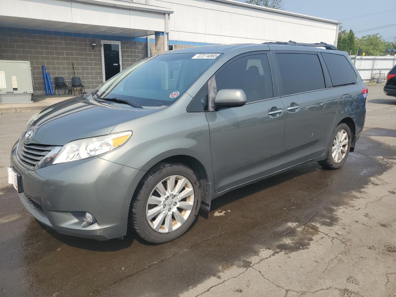TOYOTA SIENNA XLE 2014