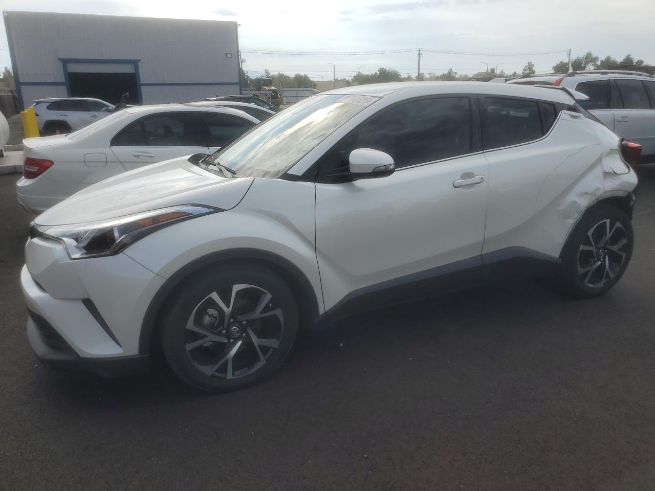 TOYOTA C-HR XLE 2019