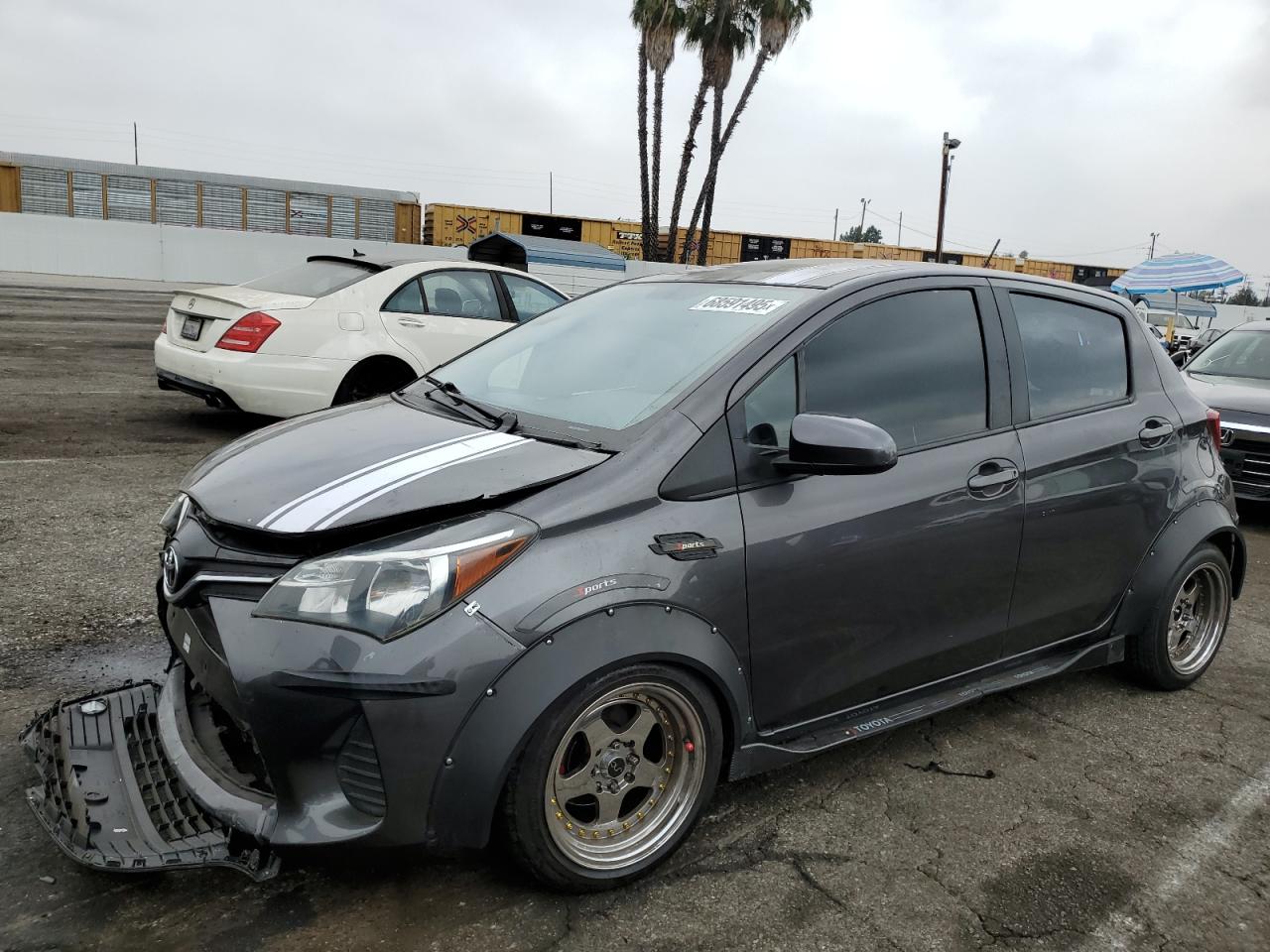 TOYOTA YARIS 2015