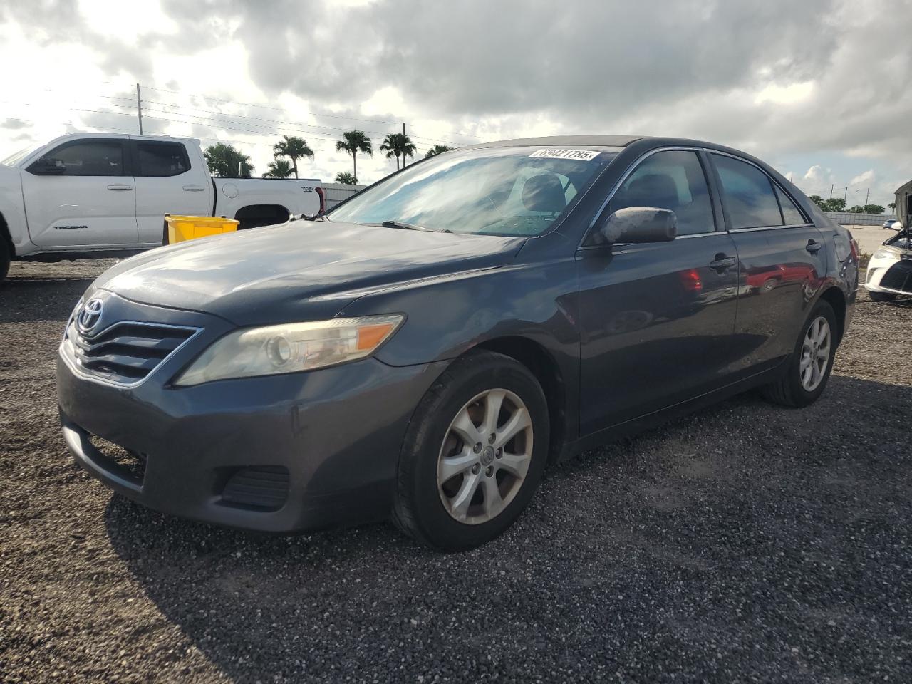 TOYOTA CAMRY BASE 2011