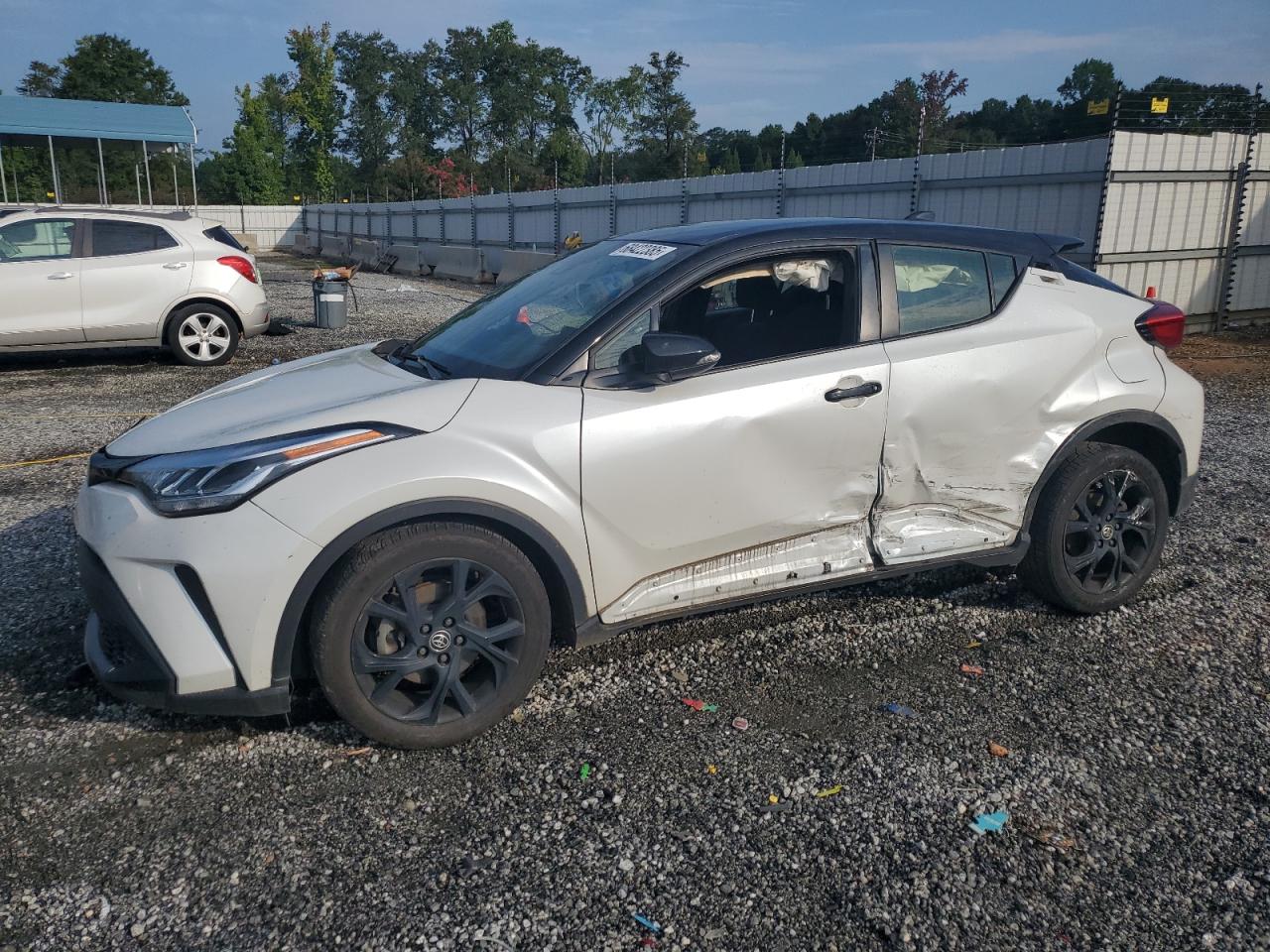 TOYOTA C-HR XLE 2022