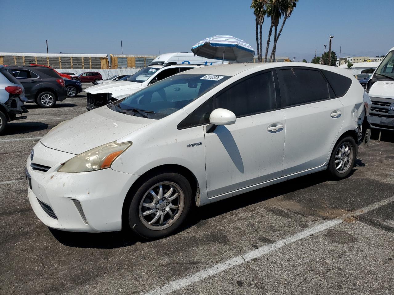 TOYOTA PRIUS V 2014
