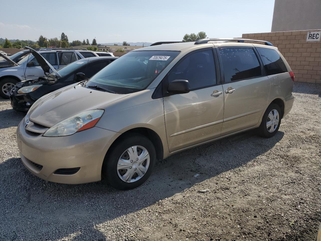 TOYOTA SIENNA CE 2009