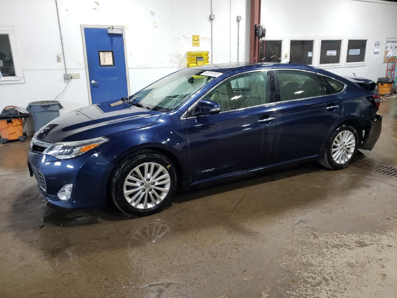 TOYOTA AVALON HYBRID 2015