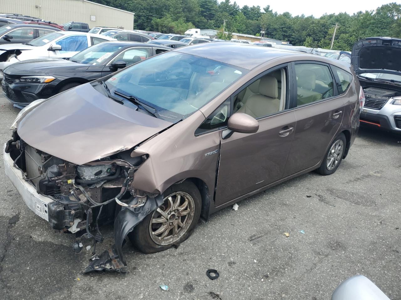 TOYOTA PRIUS V 2015