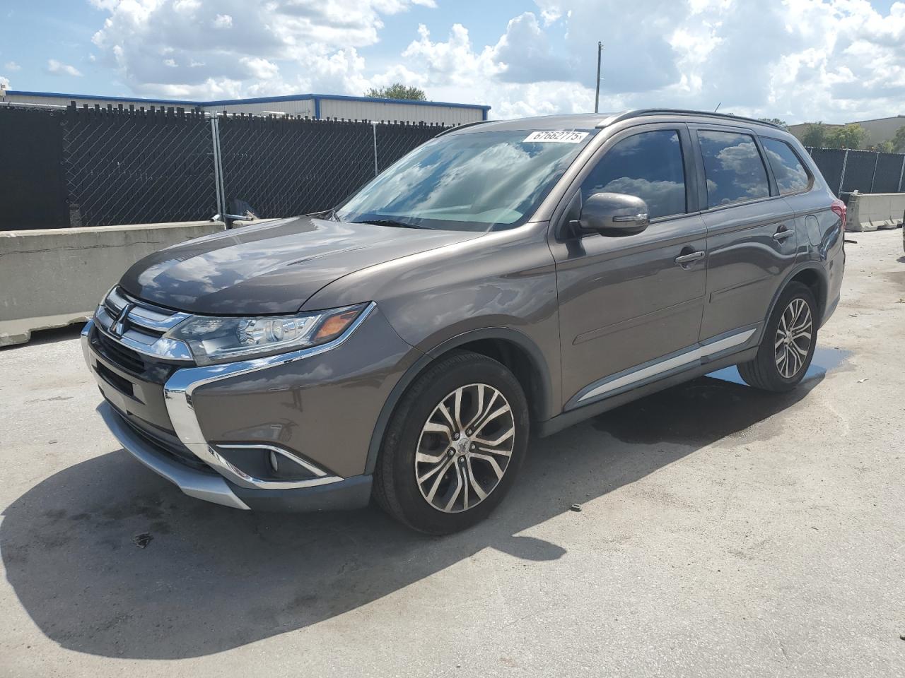MITSUBISHI OUTLANDER 2016