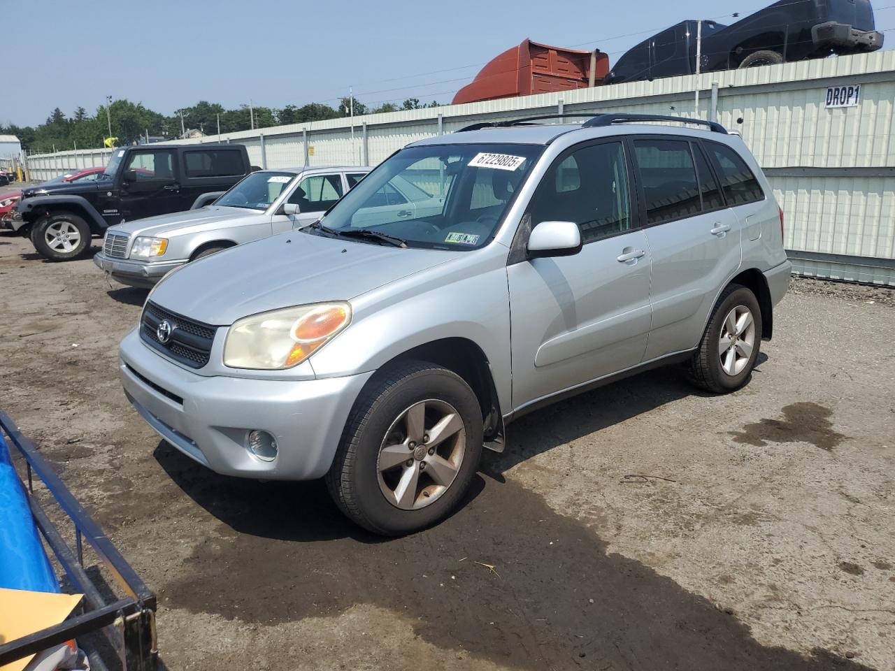 TOYOTA RAV4 2005