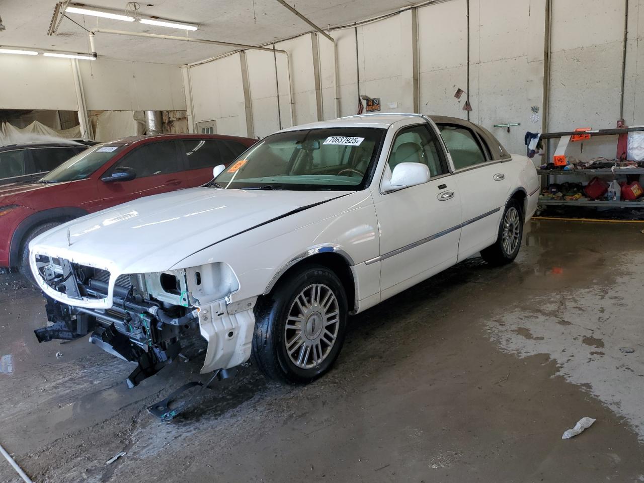 LINCOLN TOWN CAR S 2008
