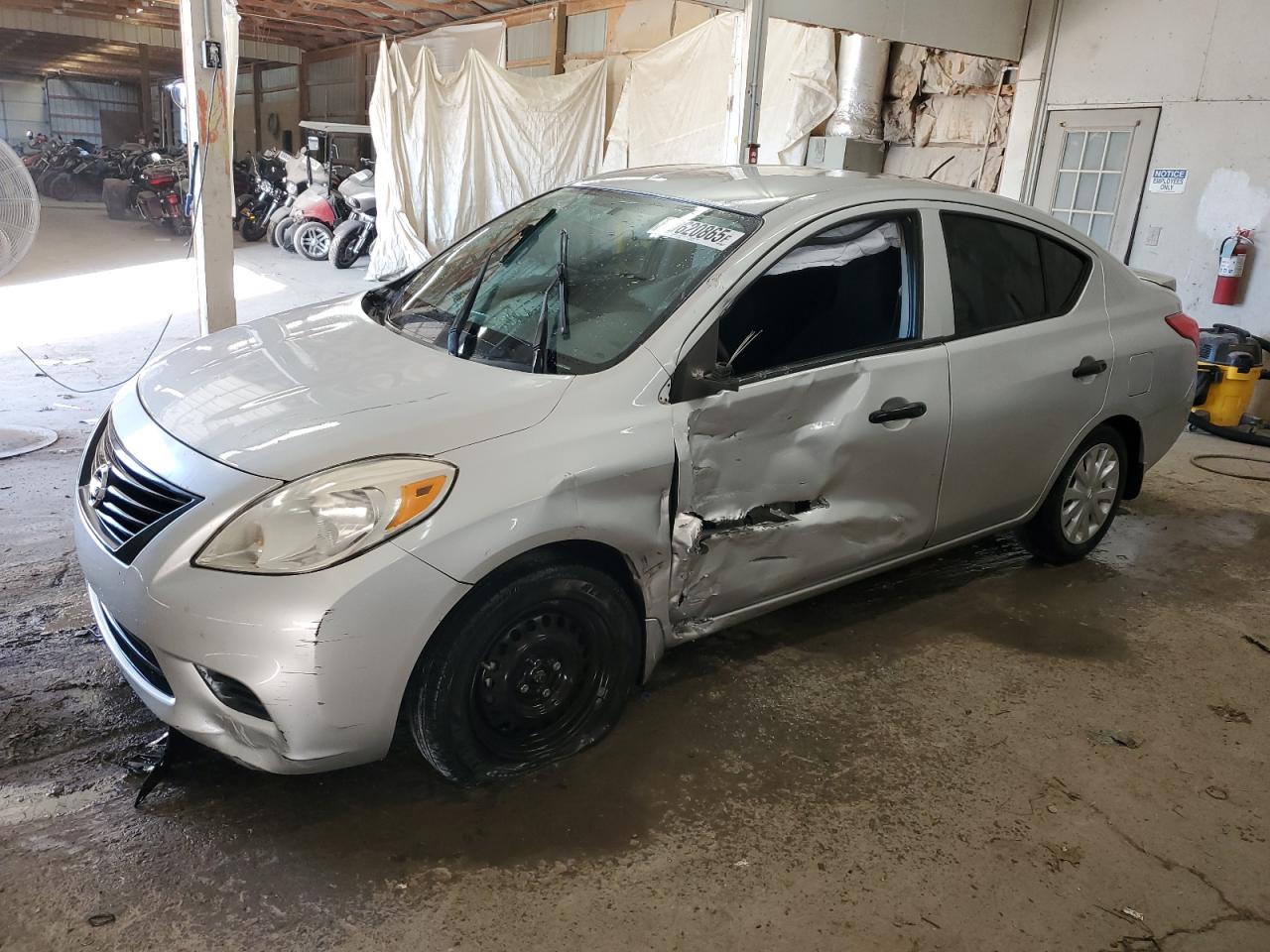 NISSAN VERSA 2014