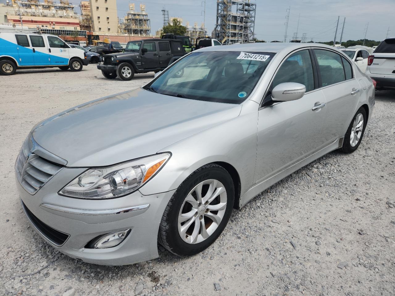 HYUNDAI GENESIS 3. 2013