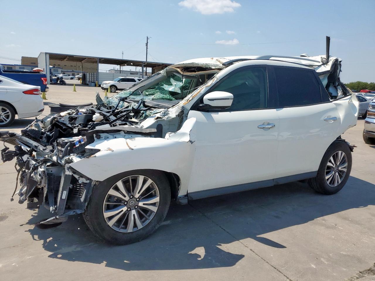 NISSAN PATHFINDER 2019