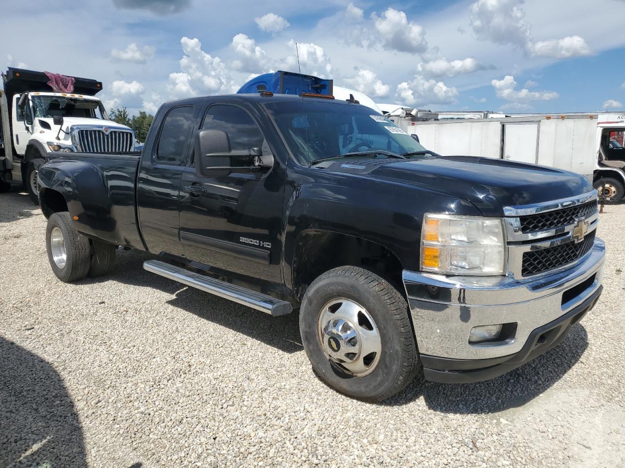 CHEVROLET SILVERADO 2011