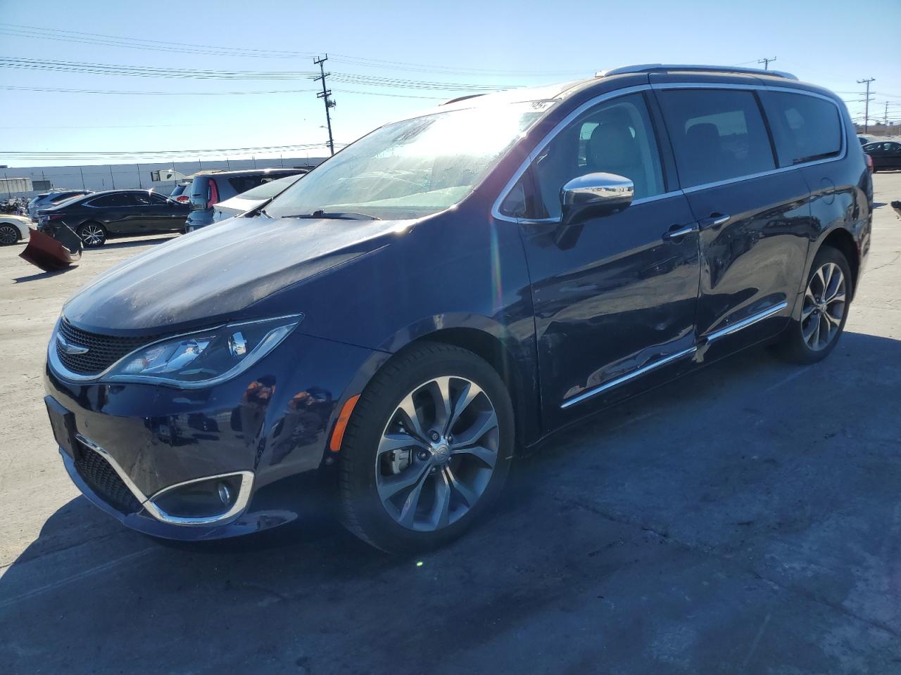 CHRYSLER PACIFICA L 2017