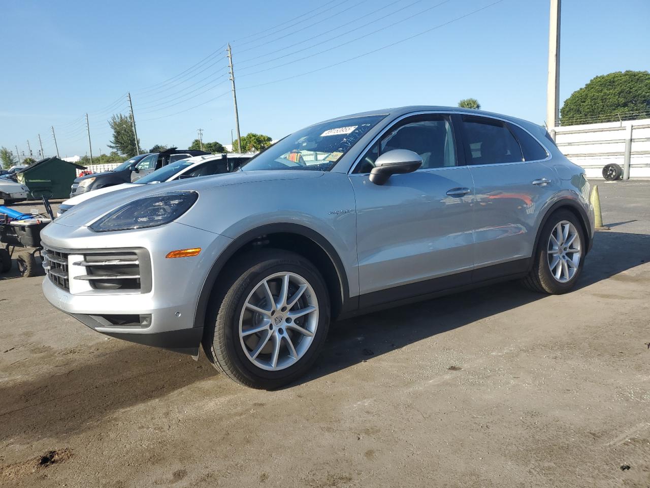 PORSCHE CAYENNE E-HYBRID 2024