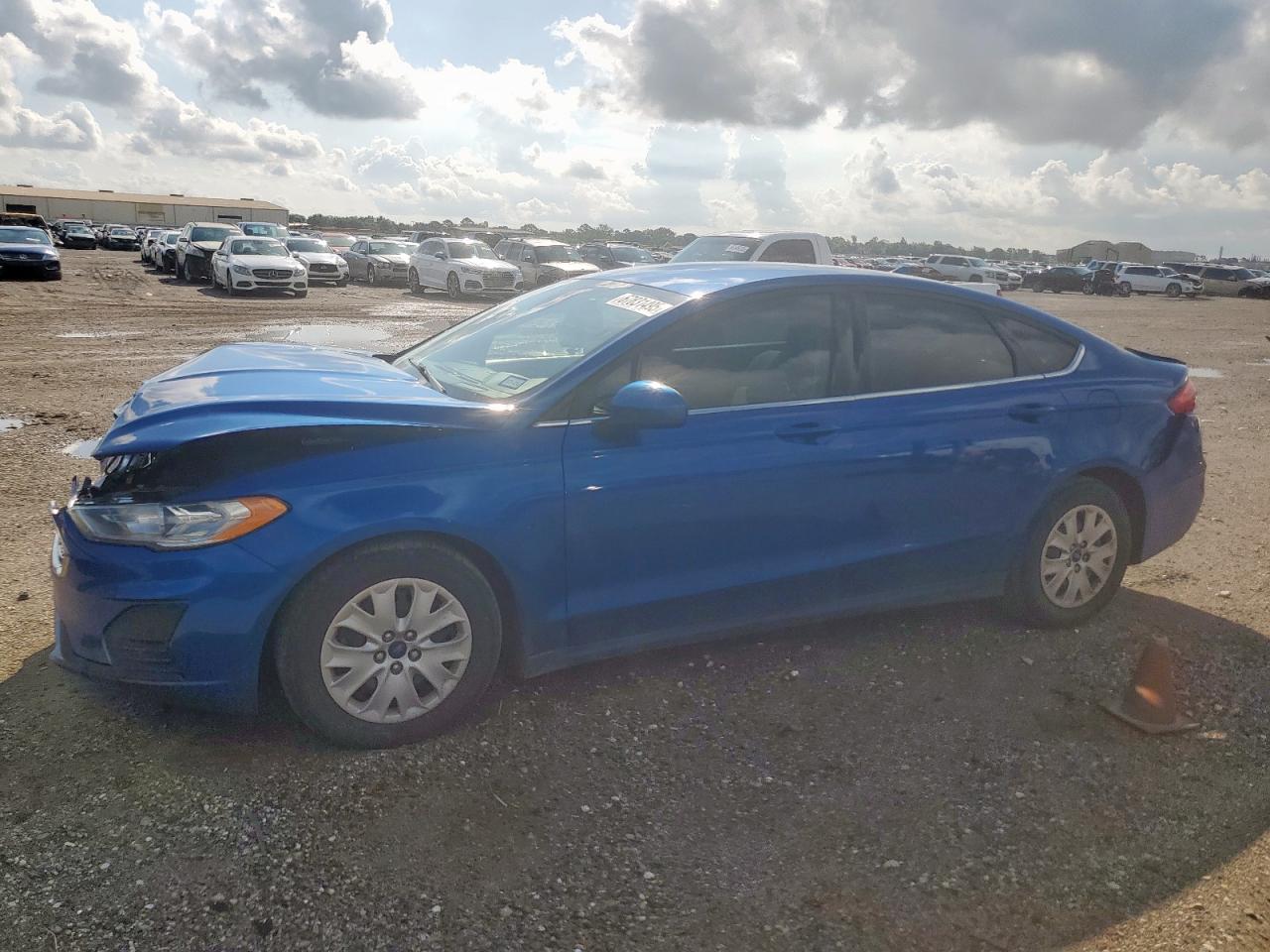 FORD FUSION S 2020