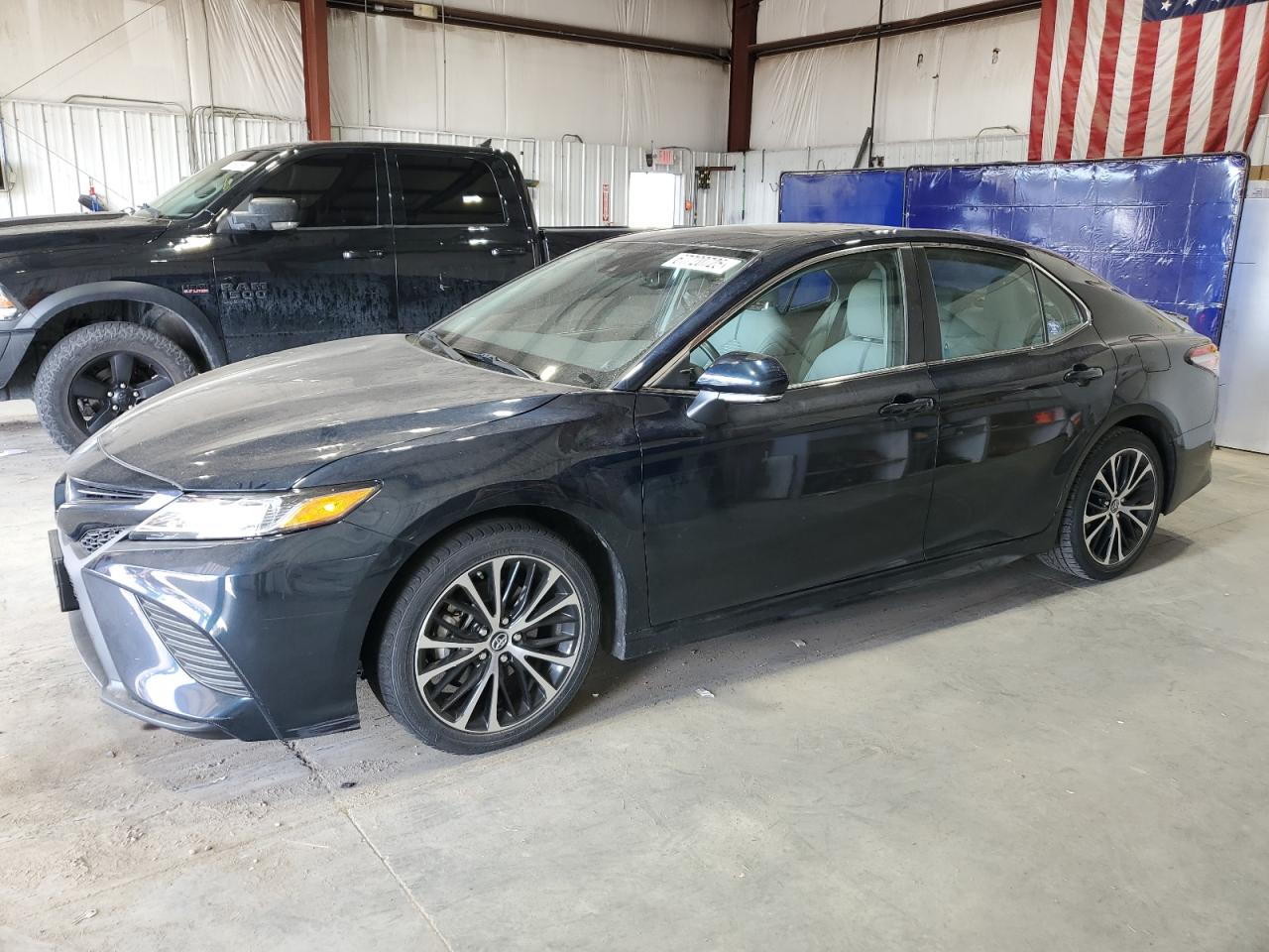 TOYOTA CAMRY L 2019