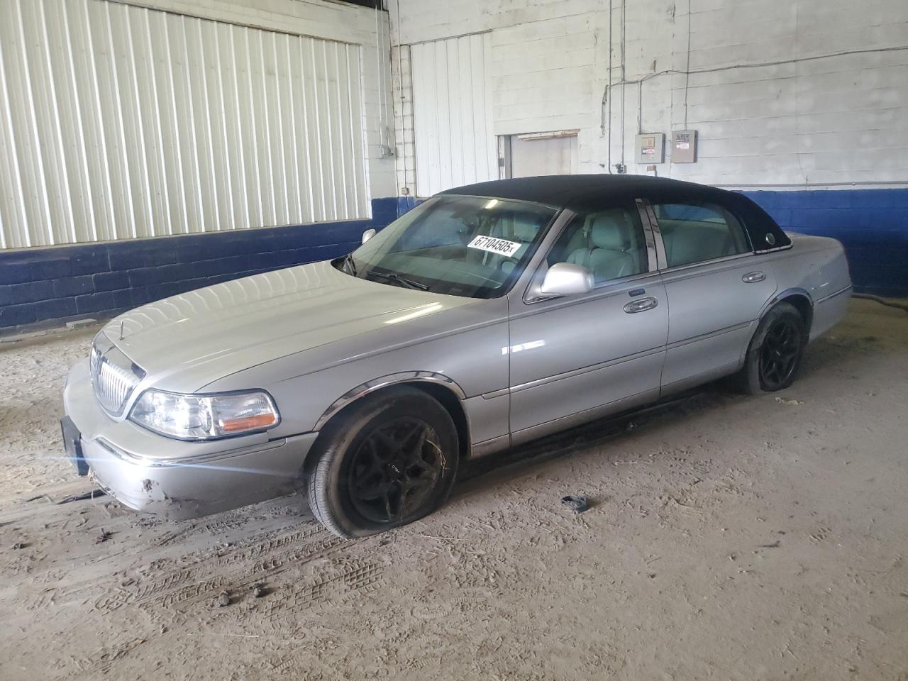 LINCOLN TOWN CAR S 2007
