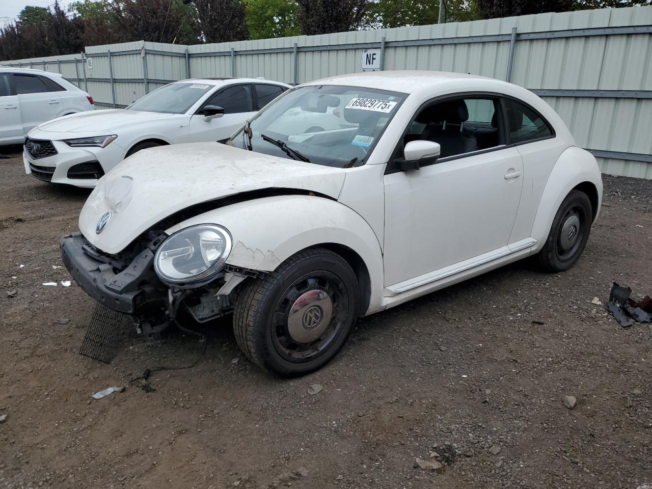VOLKSWAGEN BEETLE 2012
