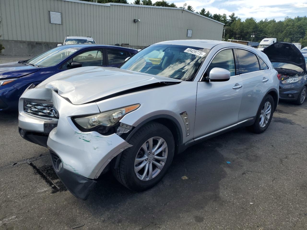 INFINITI FX35 2011