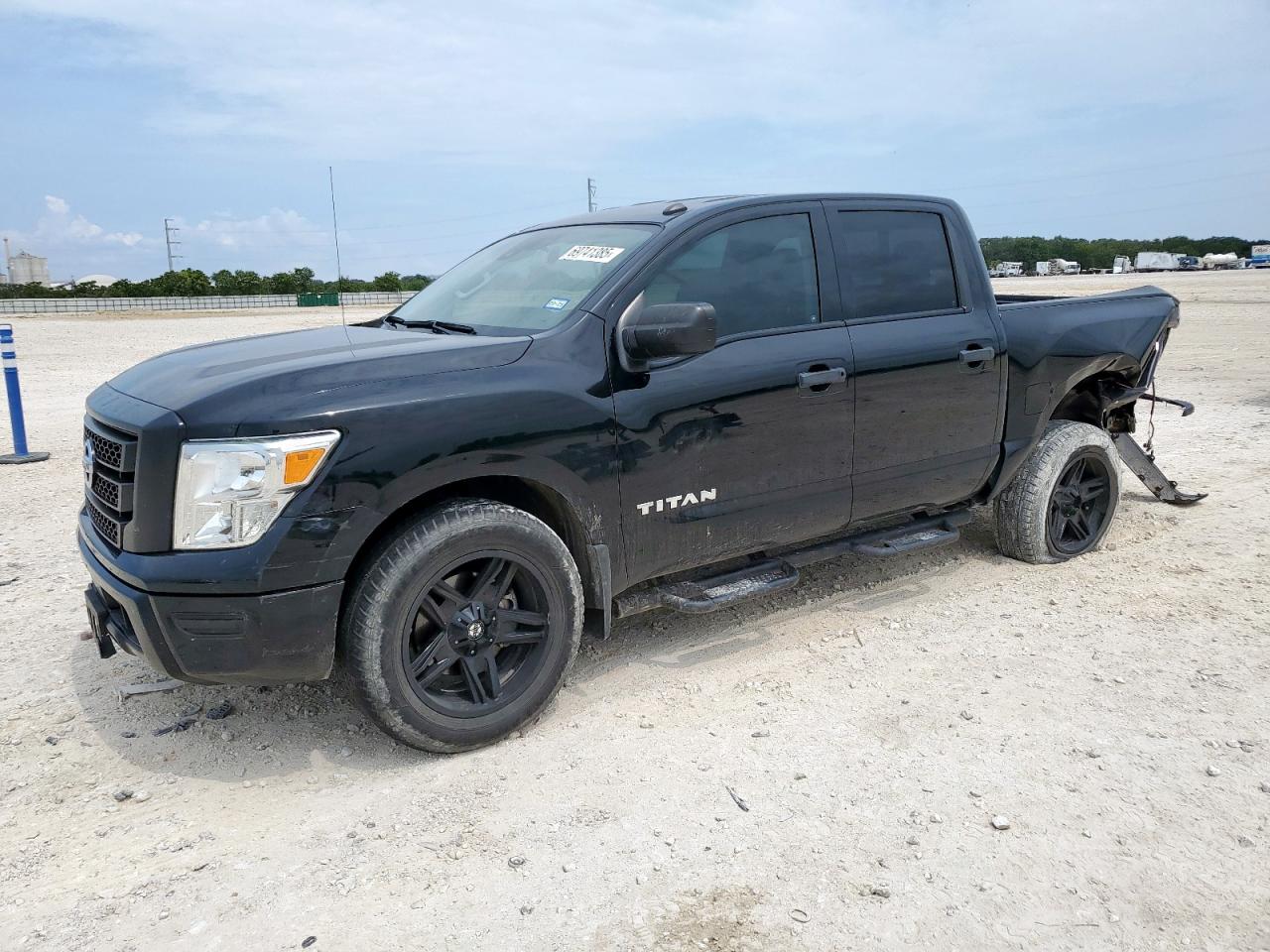 NISSAN TITAN 2020
