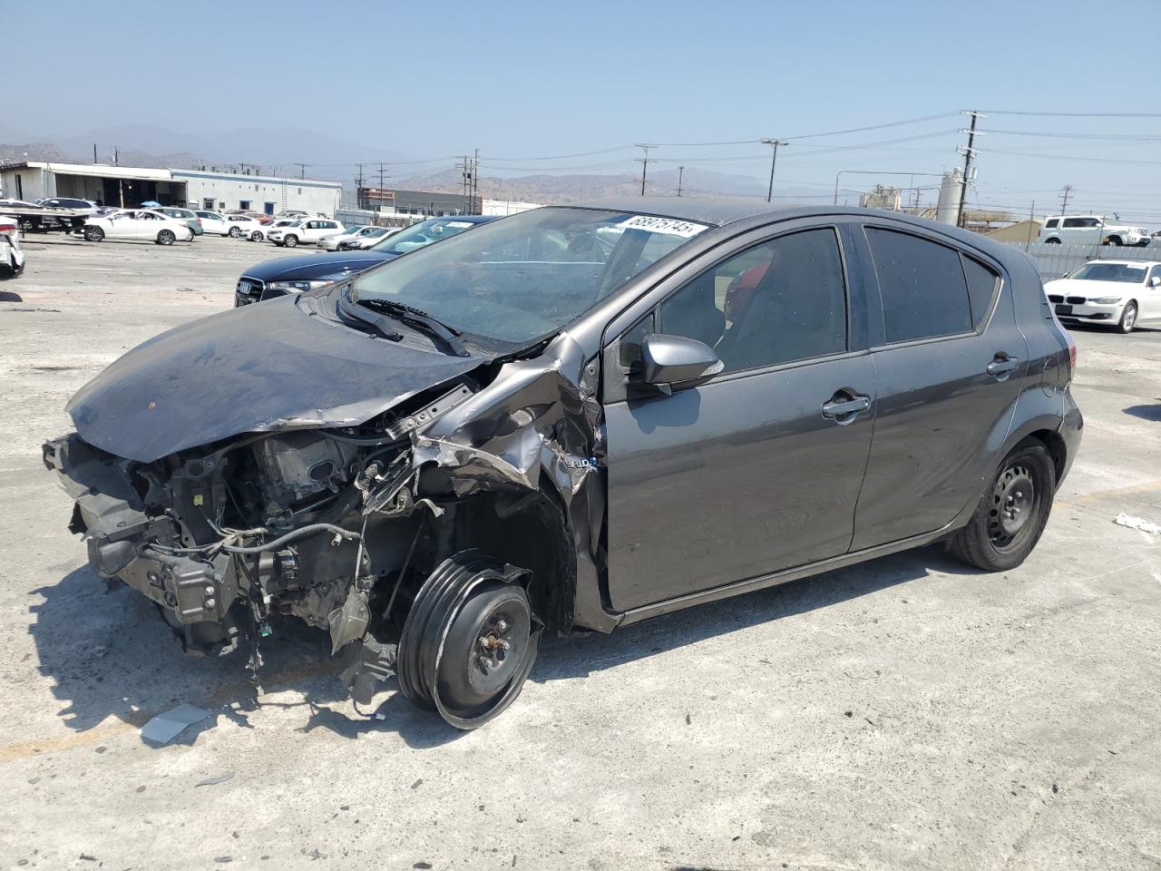 TOYOTA PRIUS C 2015