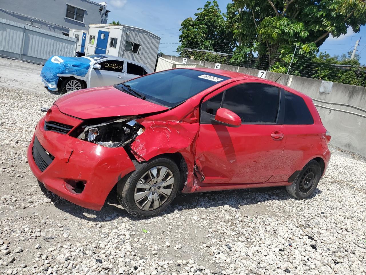 TOYOTA YARIS 2013
