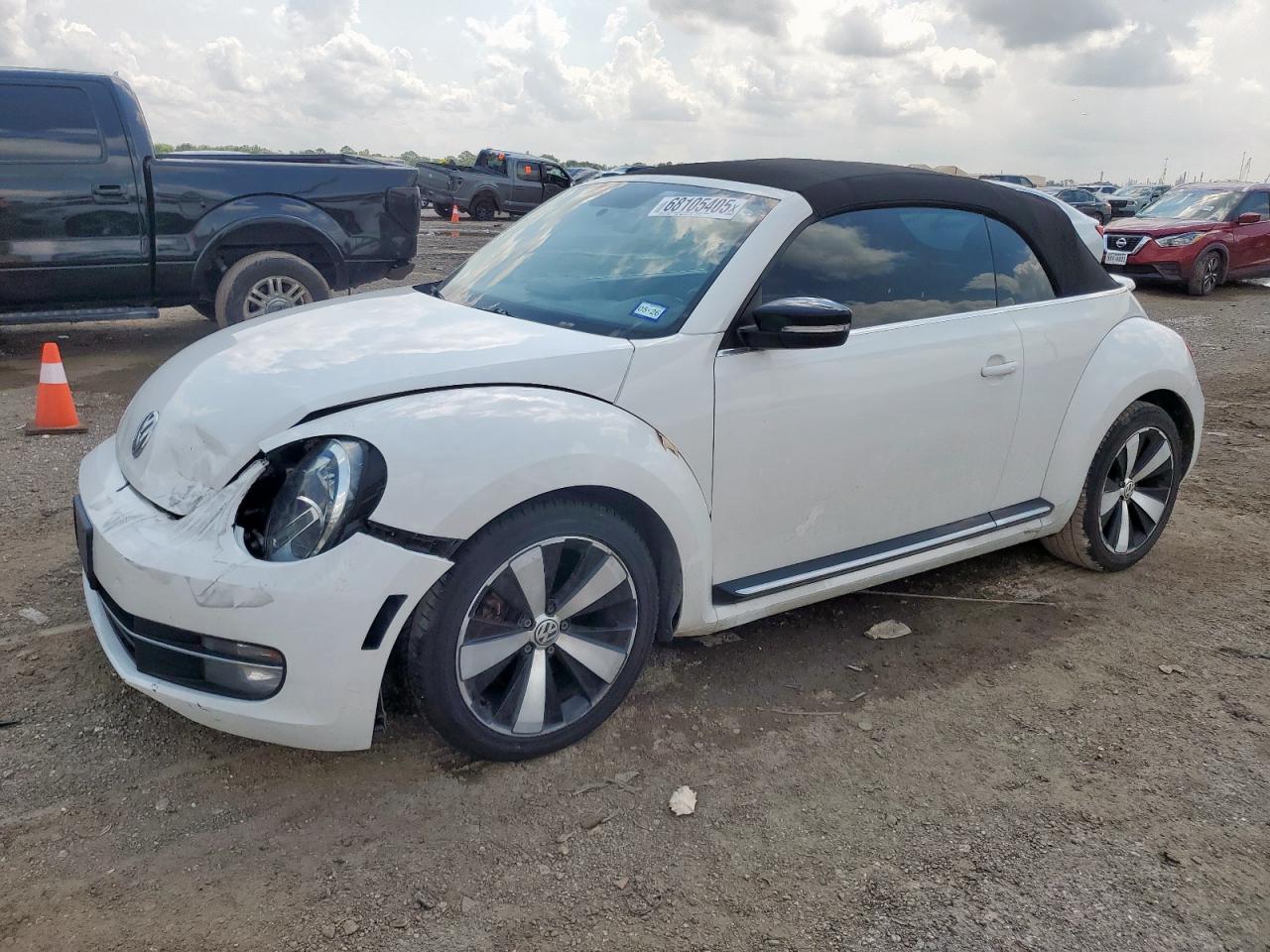 VOLKSWAGEN BEETLE TUR 2013