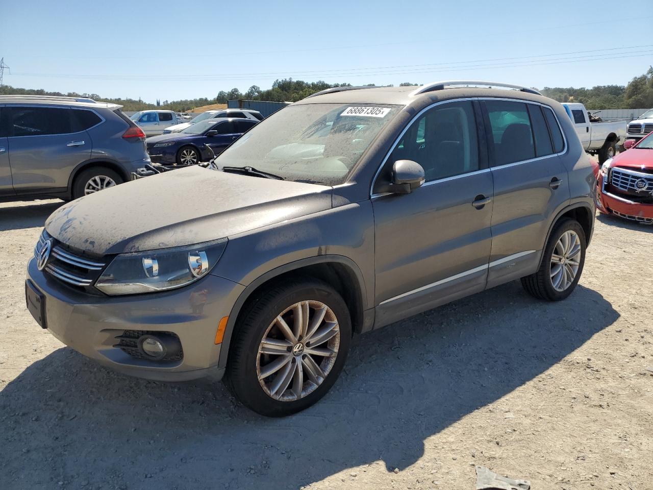 VOLKSWAGEN TIGUAN S 2013