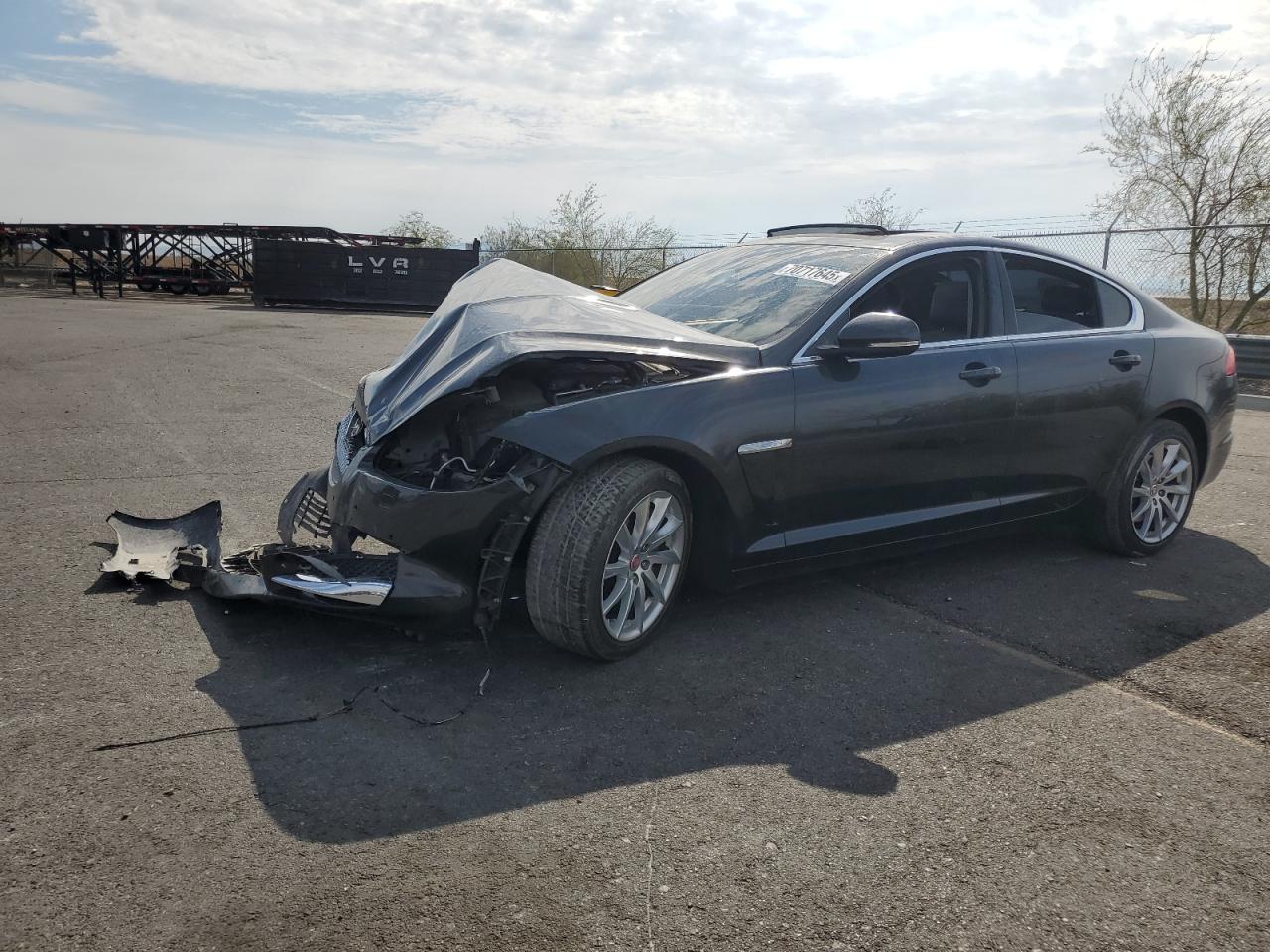 JAGUAR XF 2.0T PR 2015