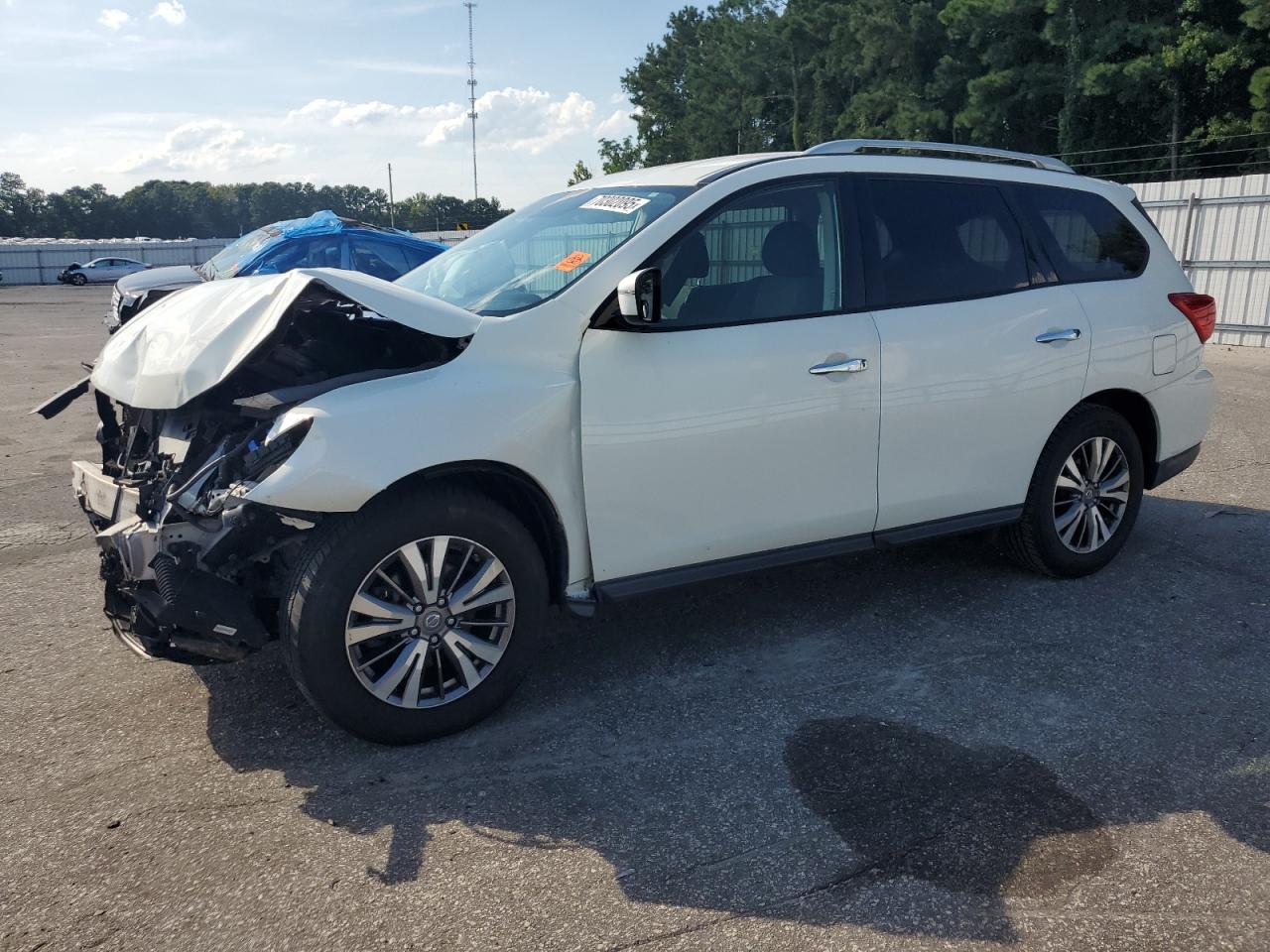 NISSAN PATHFINDER 2019