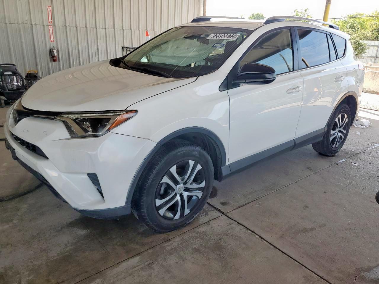 TOYOTA RAV4 LE 2018