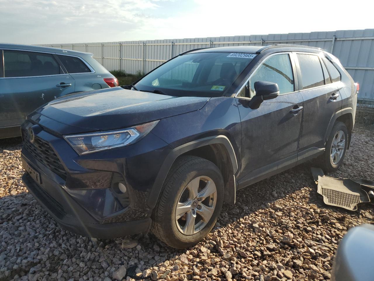 TOYOTA RAV4 XLE 2021