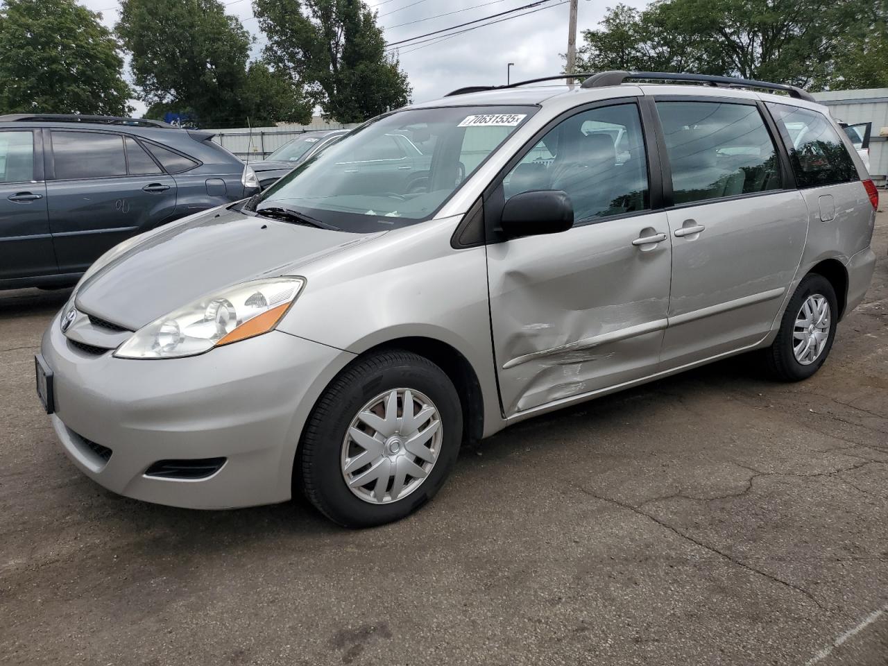 TOYOTA SIENNA CE 2009