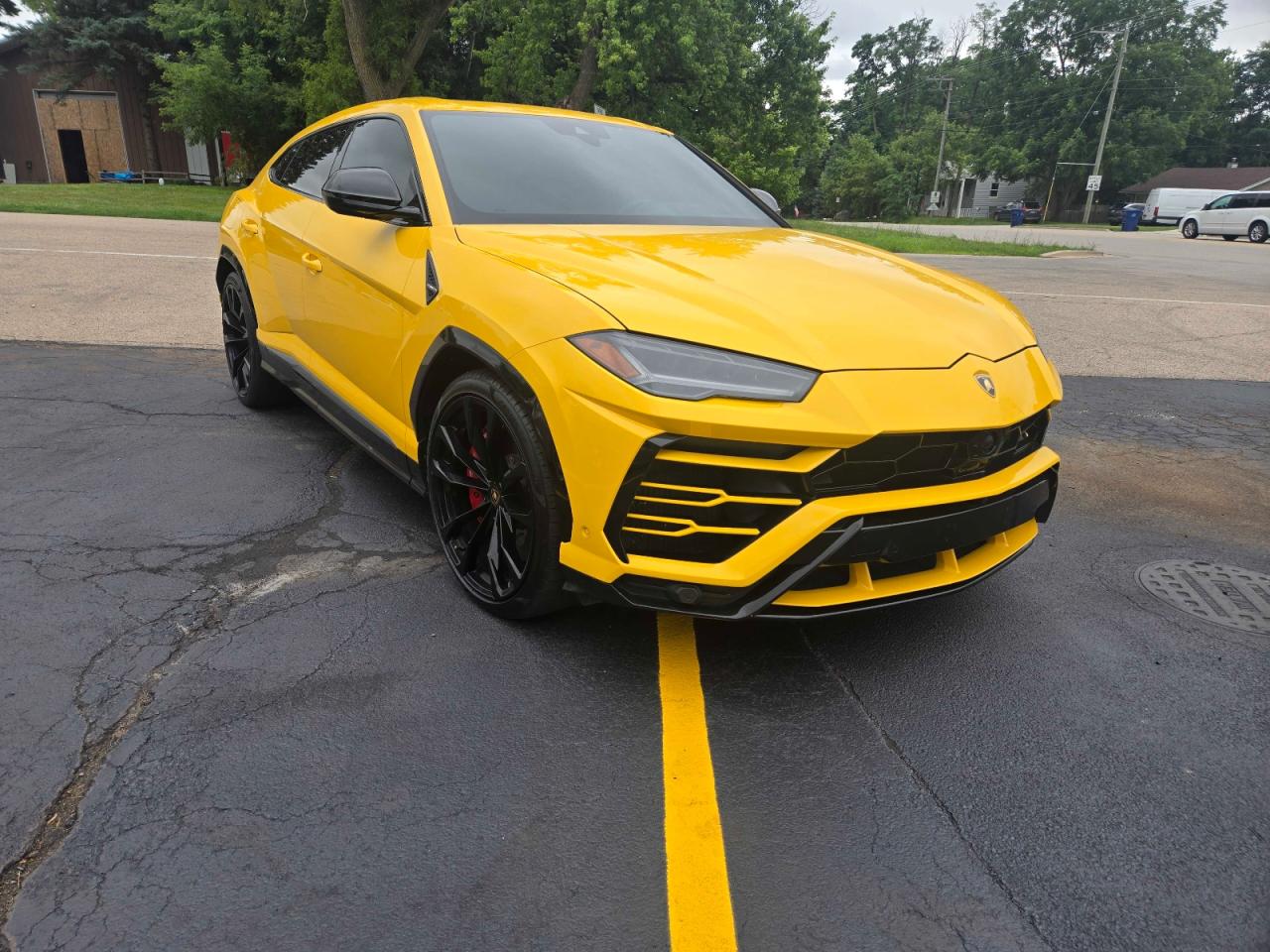 LAMBORGHINI URUS 2019