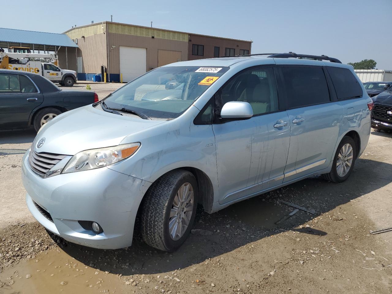 TOYOTA SIENNA XLE 2016