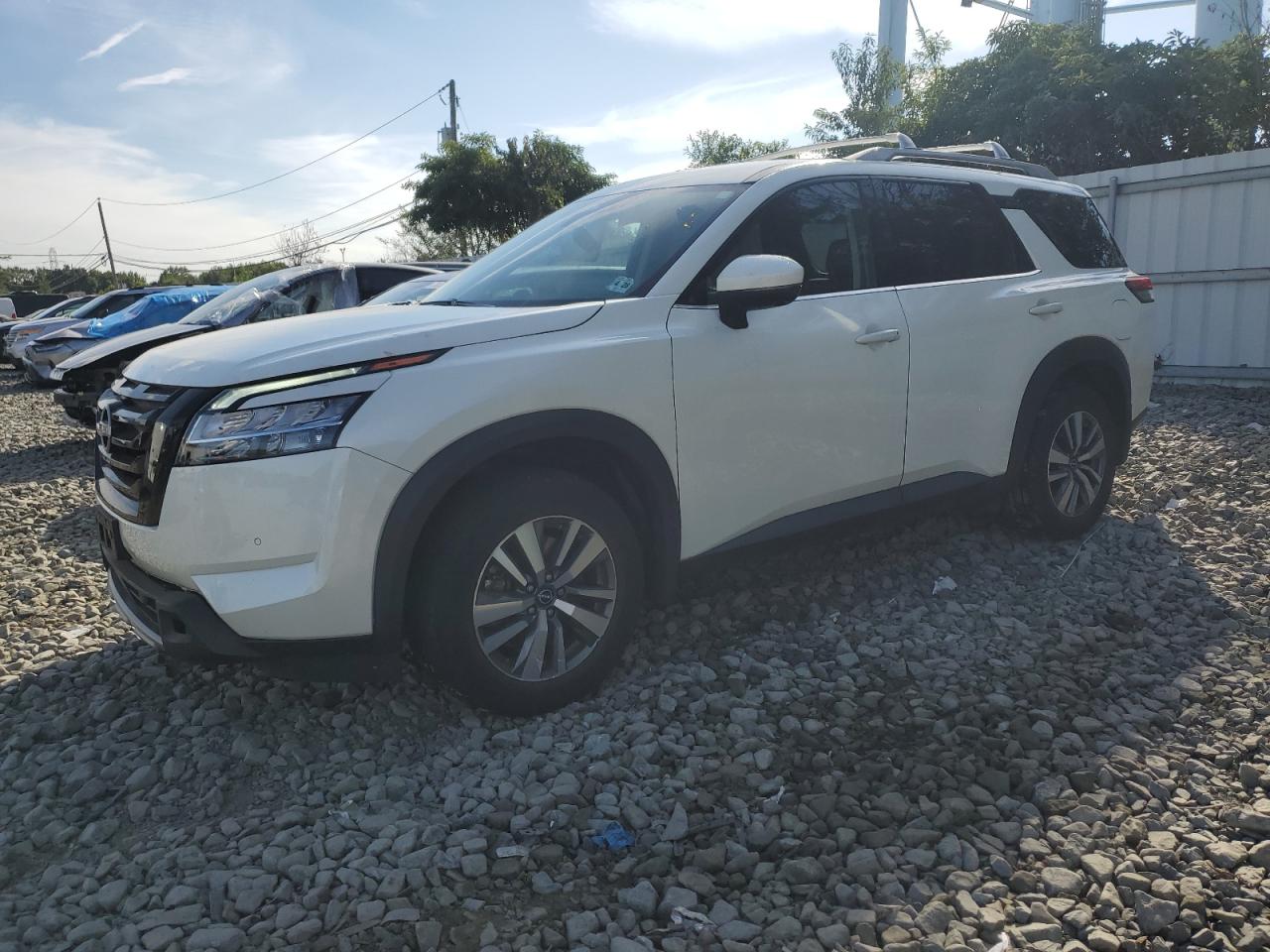 NISSAN PATHFINDER 2023