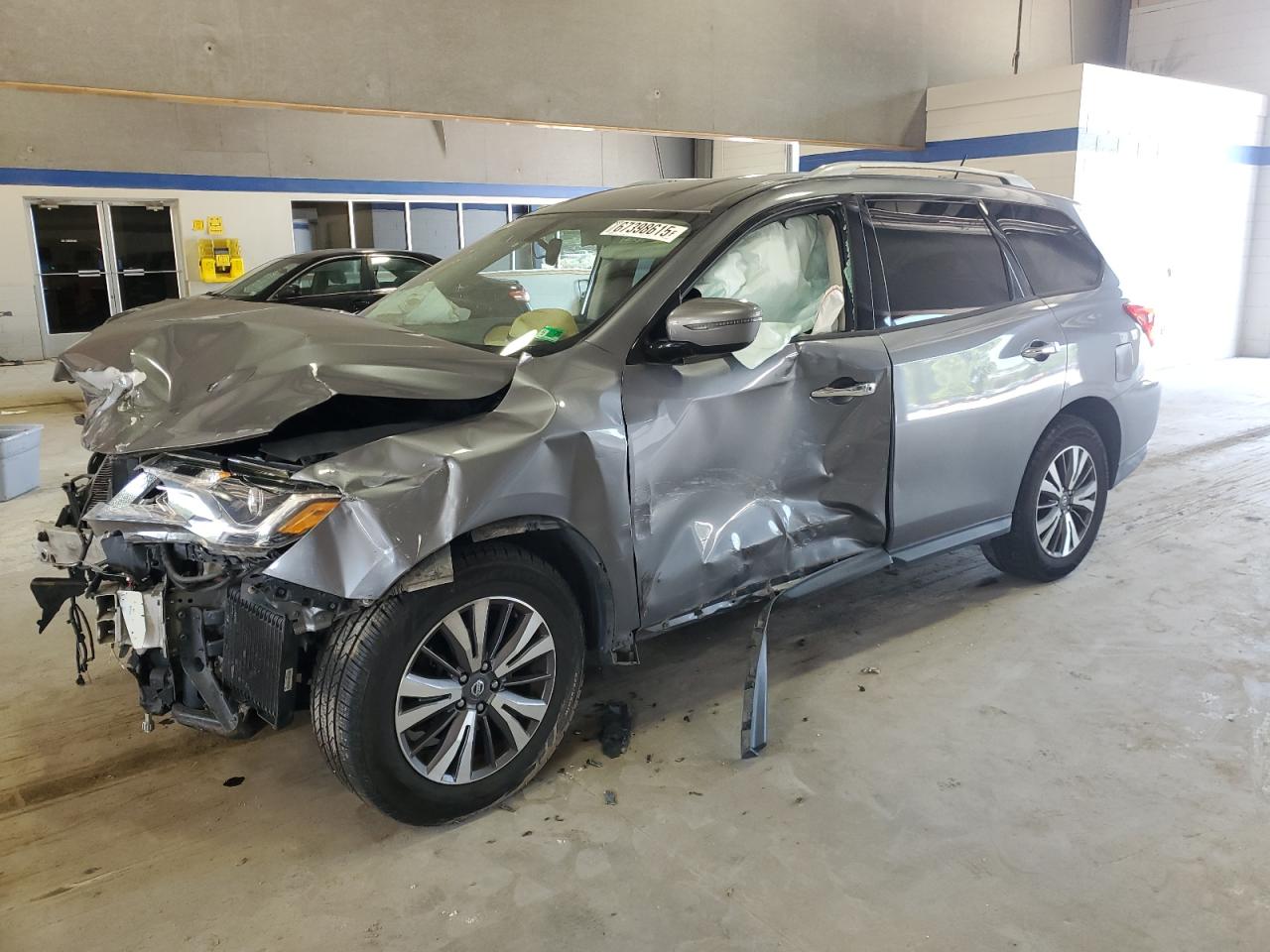 NISSAN PATHFINDER 2017