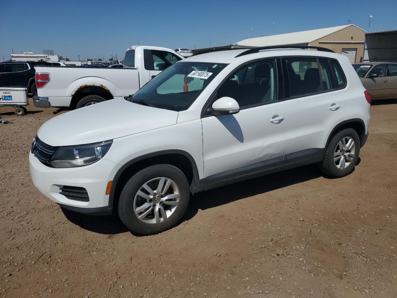 VOLKSWAGEN TIGUAN S 2015