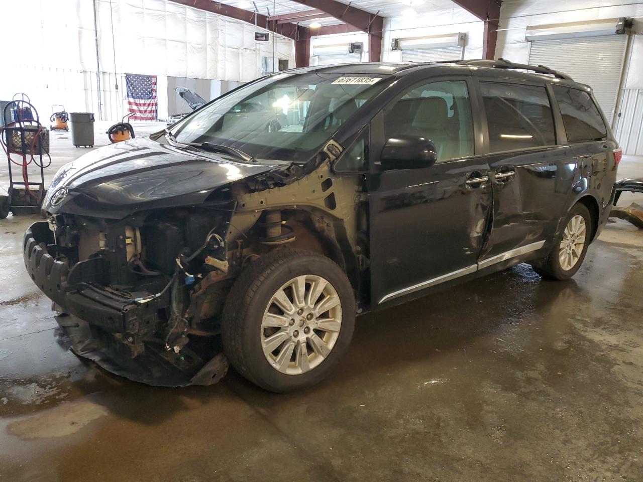 TOYOTA SIENNA XLE 2015