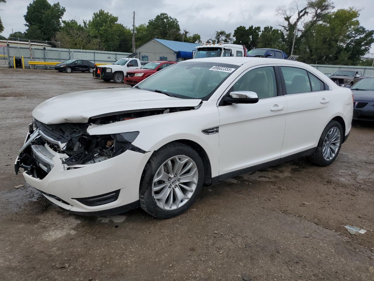 FORD TAURUS LIM 2016