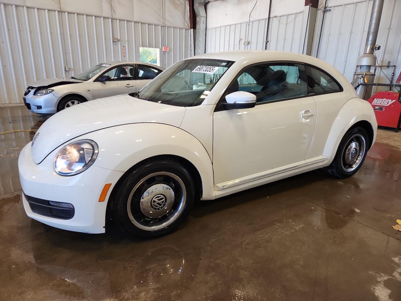 VOLKSWAGEN BEETLE 2012