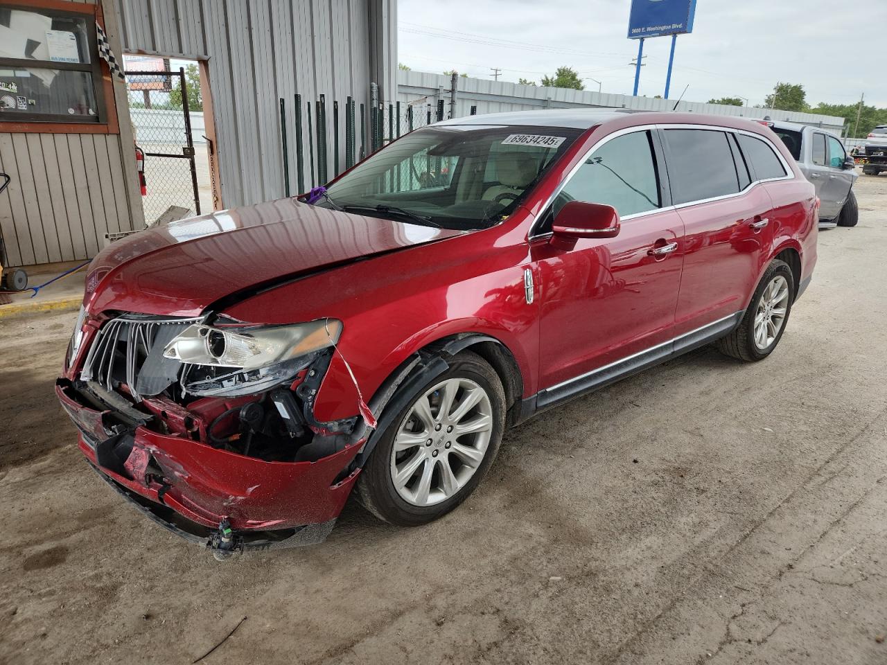LINCOLN MKT 2013