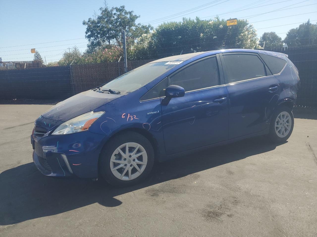 TOYOTA PRIUS V 2014