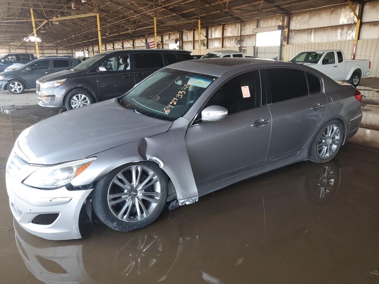 HYUNDAI GENESIS 4. 2012
