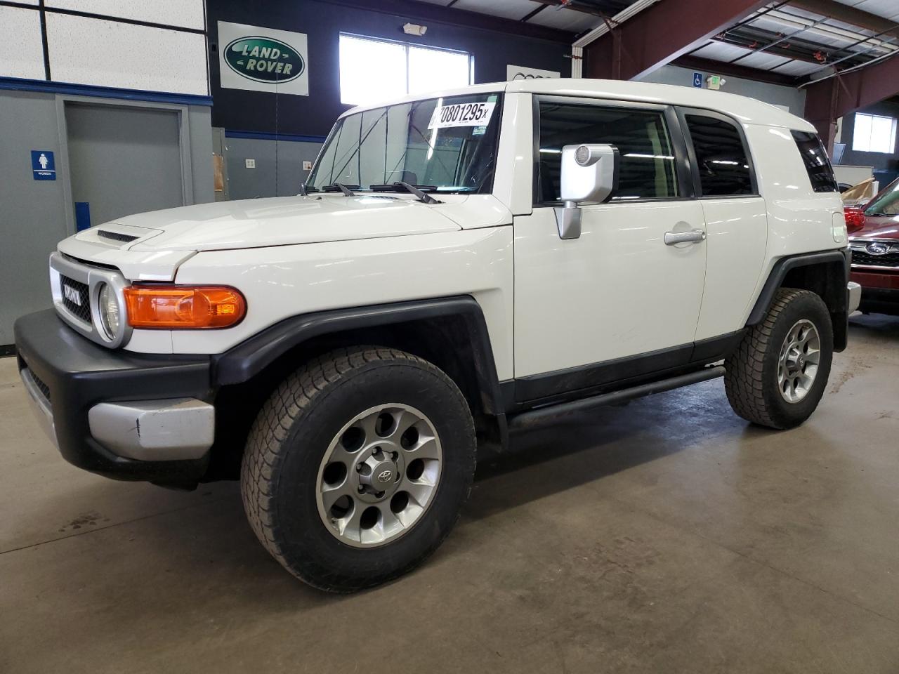 TOYOTA FJ CRUISER 2013