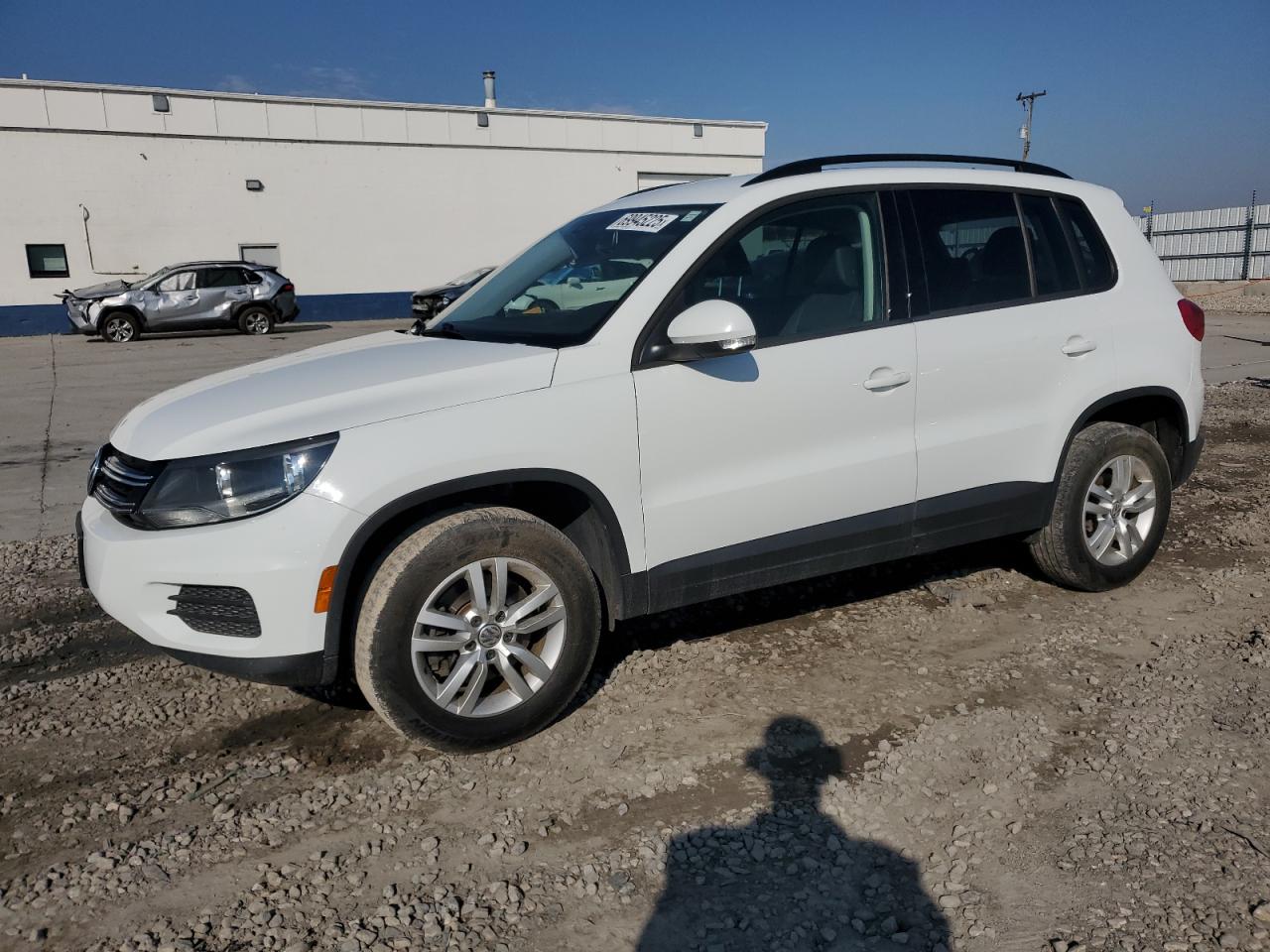 VOLKSWAGEN TIGUAN 2016
